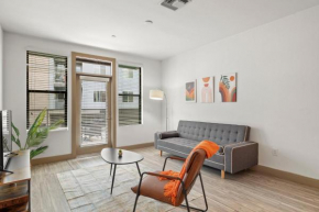 Modern 2BR CozySuites on Town Lake waterfront 11